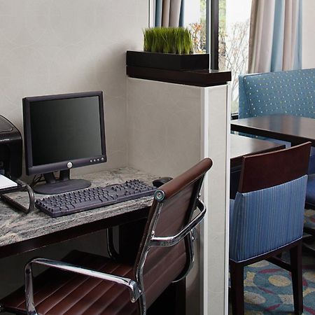 Springhill Suites Manchester-Boston Regional Airport Екстериор снимка