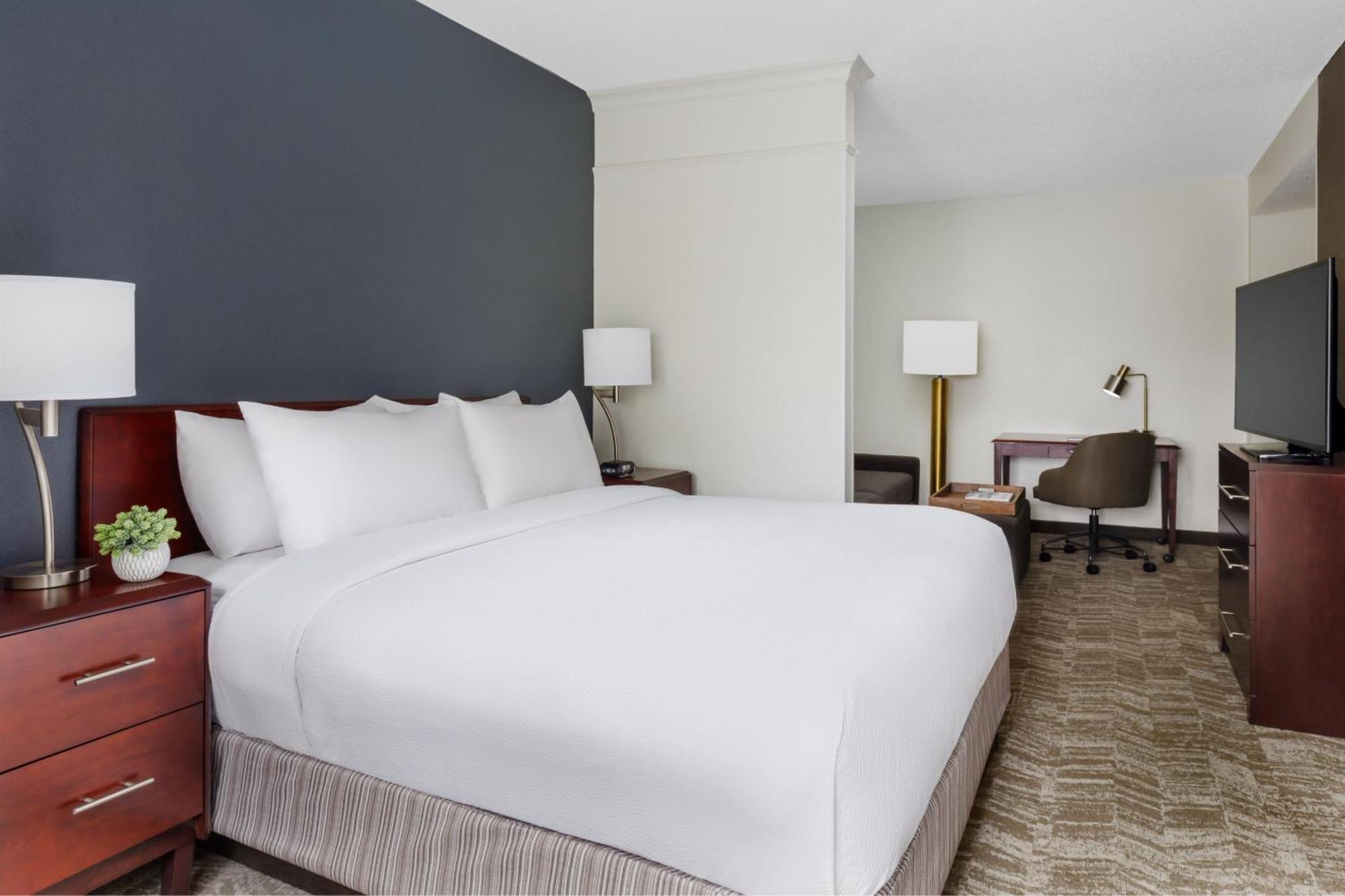 Springhill Suites Manchester-Boston Regional Airport Екстериор снимка