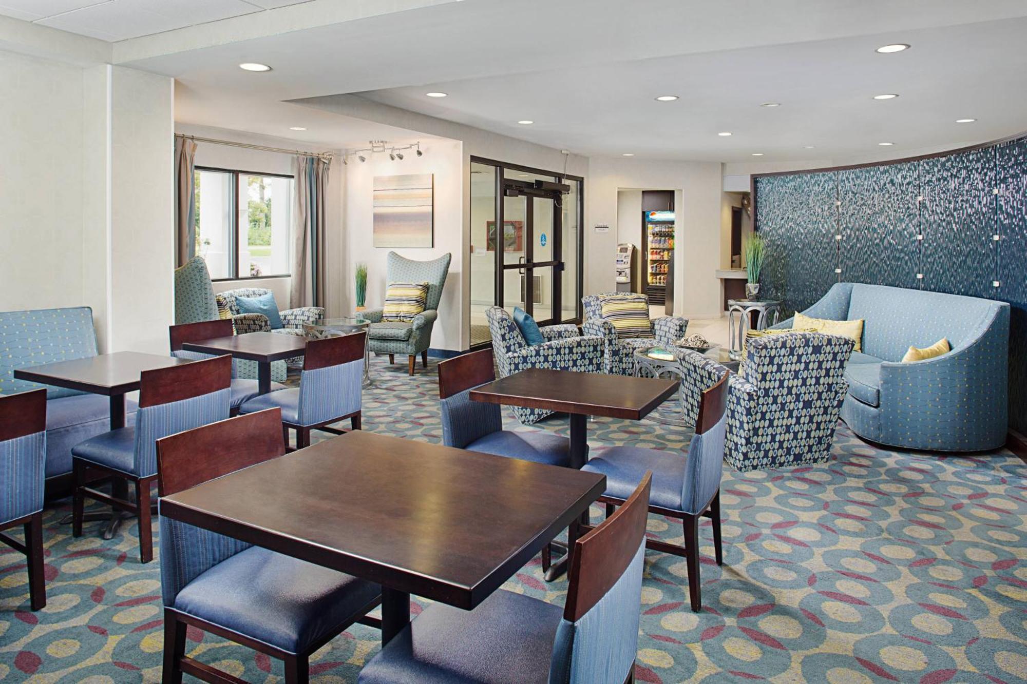 Springhill Suites Manchester-Boston Regional Airport Екстериор снимка